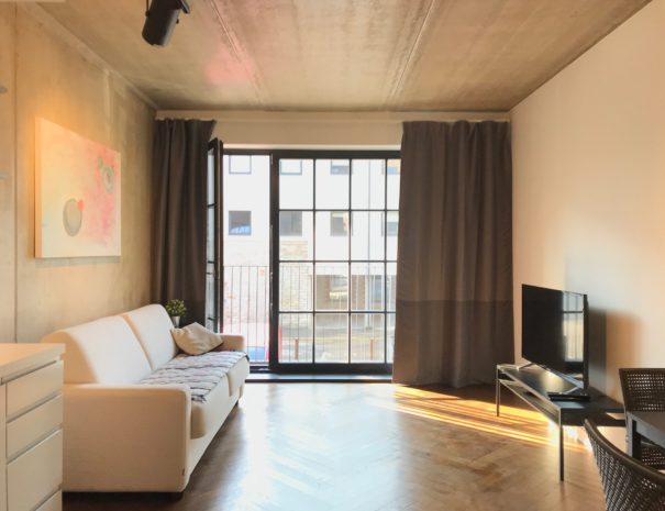 9. Dream Stay - Modern Studio Apartment with Balcony