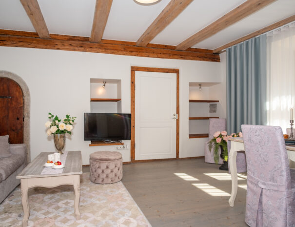 11Dream Stay - Rataskaevu Boutique with Balcony _ Fireplace