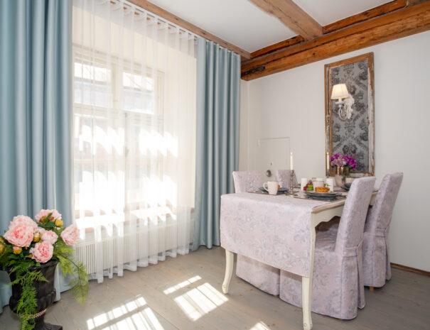 9Dream Stay - Rataskaevu Boutique with Balcony _ Fireplace